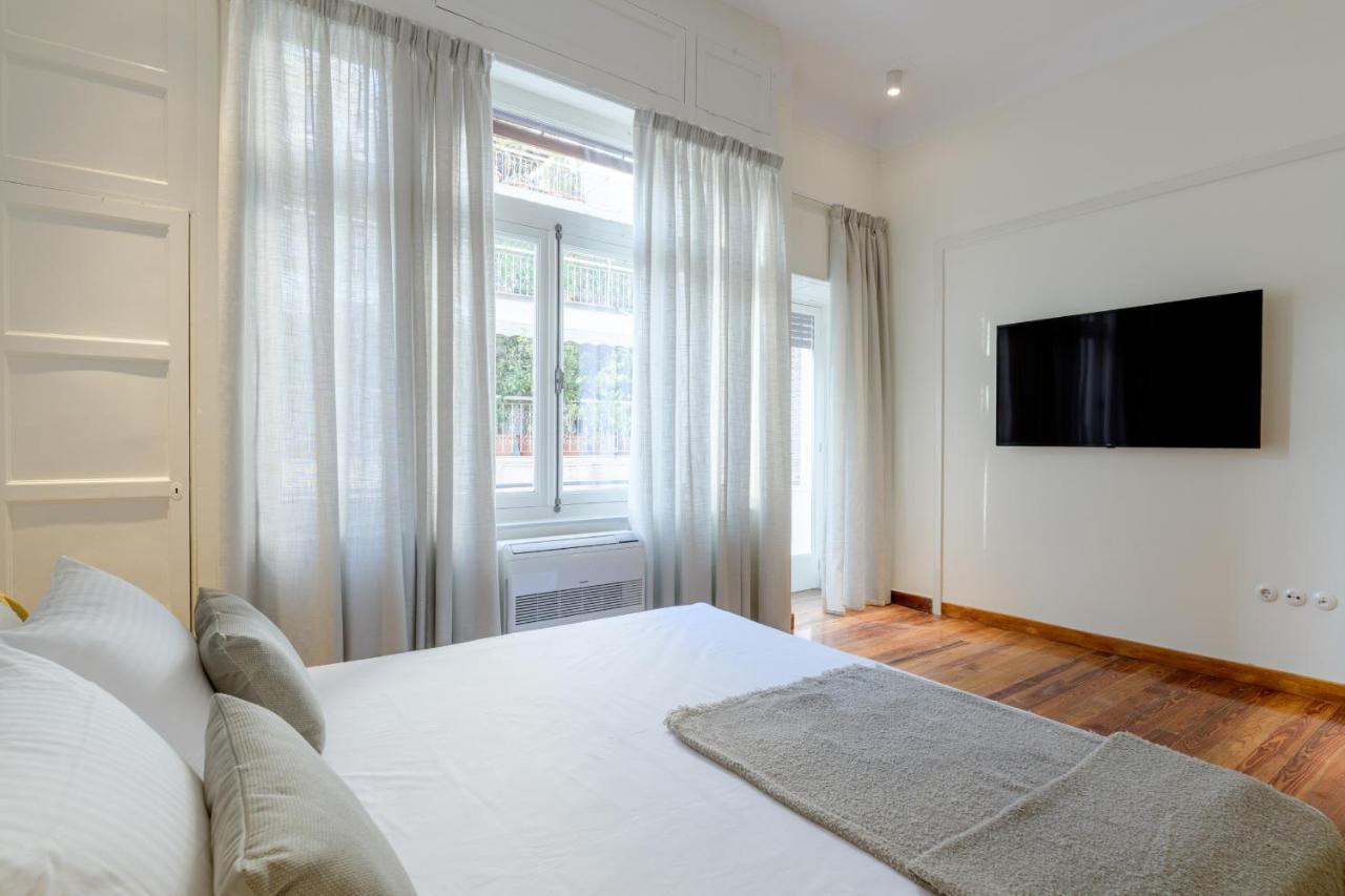 Your 4 Bdrm Dream House Acropolis View & Jacuzzi أثينا المظهر الخارجي الصورة
